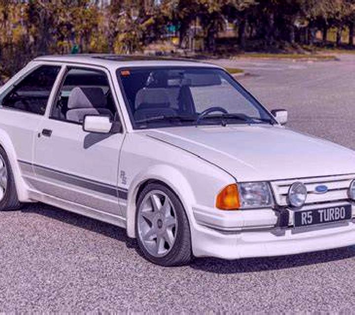 KylieeOW model portrait